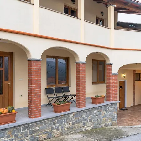 Tourist Farm Valic - *